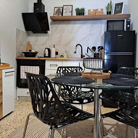 Stylish City Center Apartment Serres Bagian luar foto