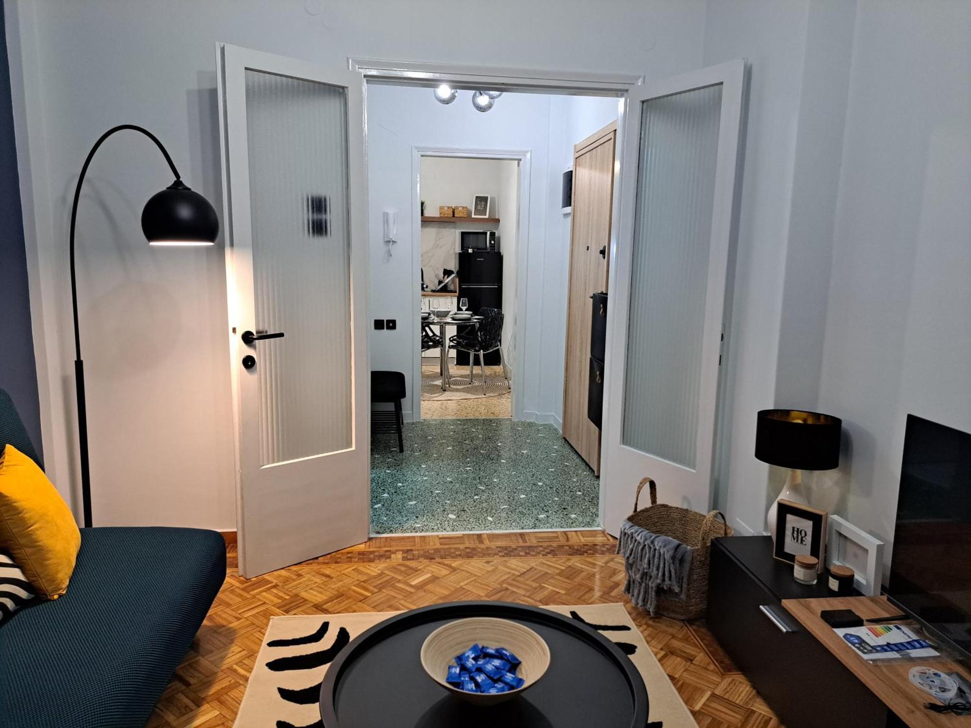 Stylish City Center Apartment Serres Bagian luar foto