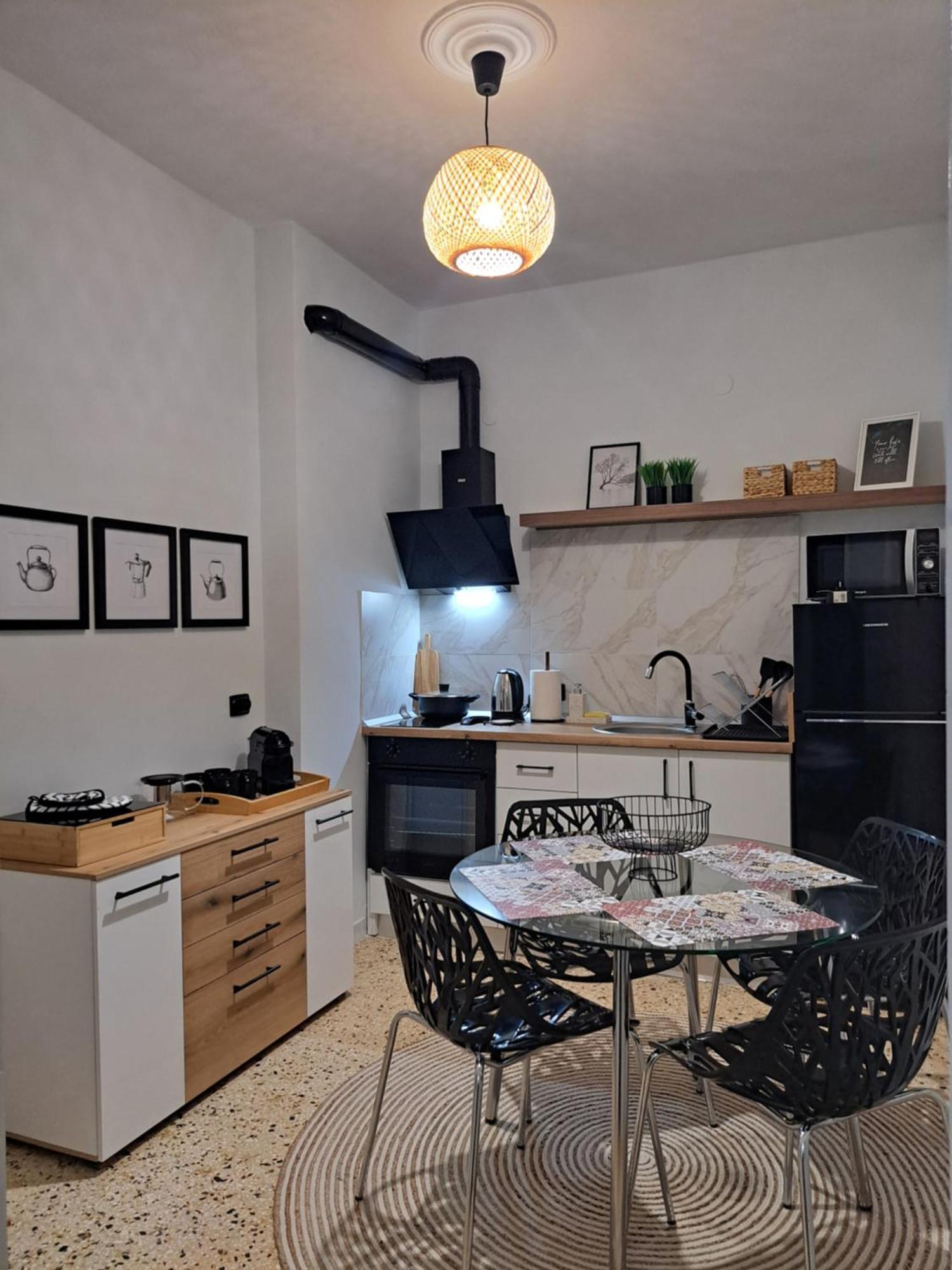 Stylish City Center Apartment Serres Bagian luar foto