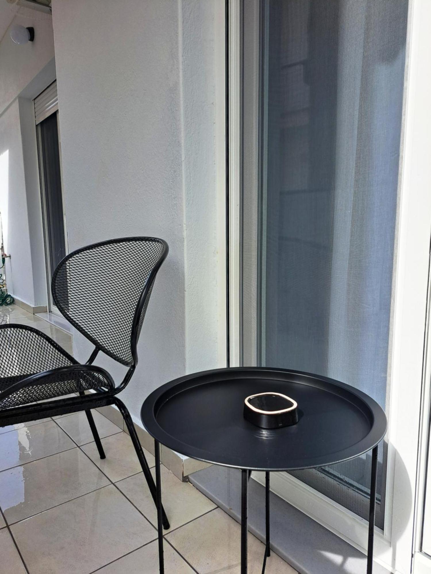 Stylish City Center Apartment Serres Bagian luar foto